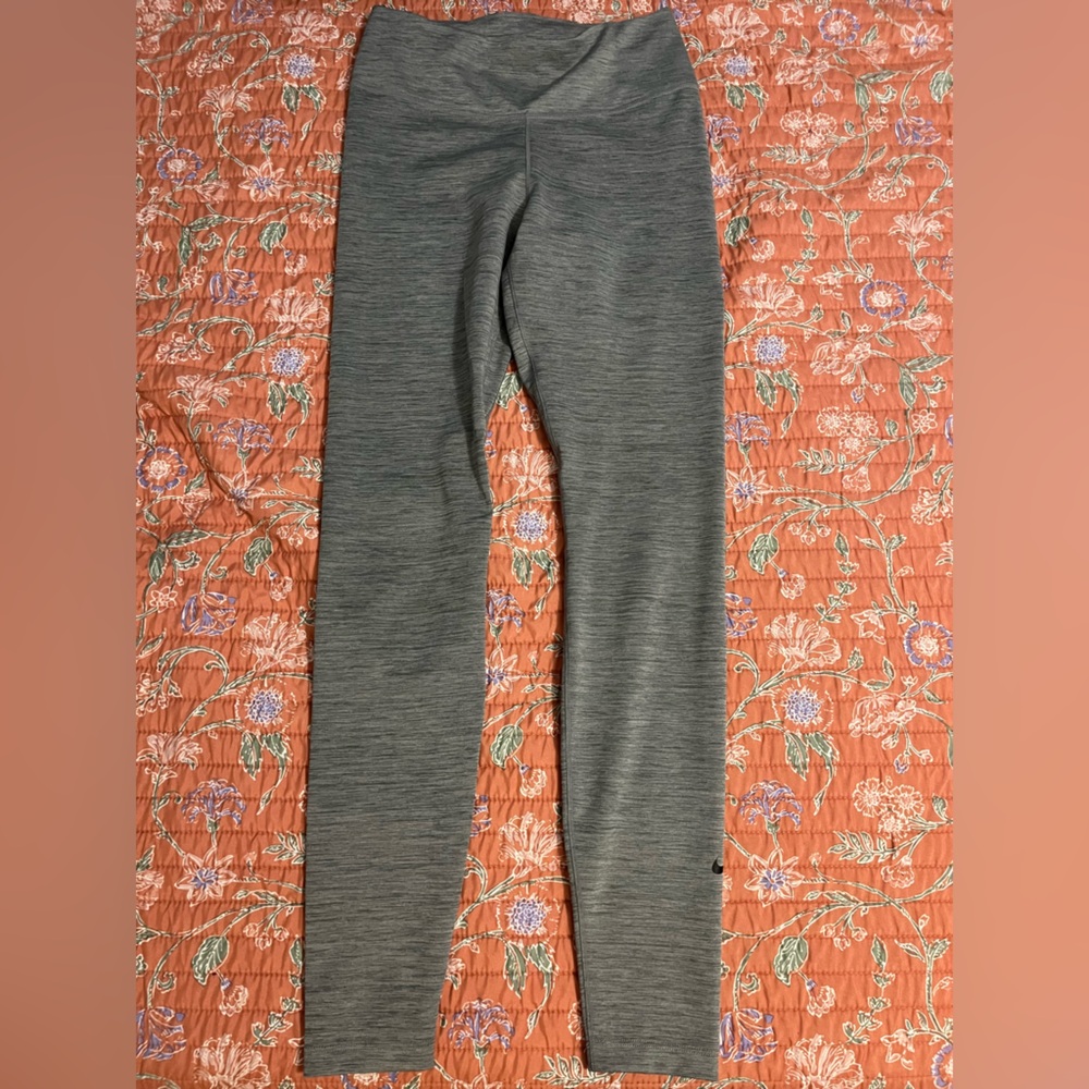 Nike women’s high waisted leggings